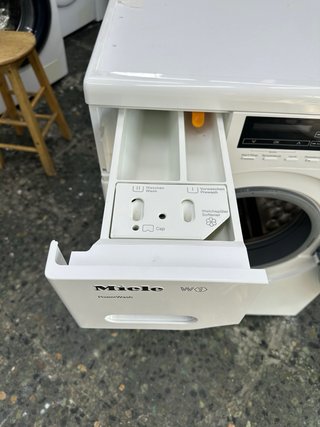 Lavadora Miele PowerWash 8KG
