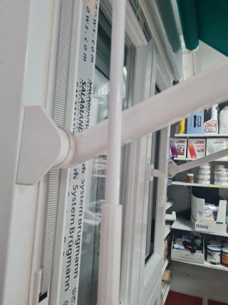 Toldo verde 1.10m con brazo 0.60m nuevo