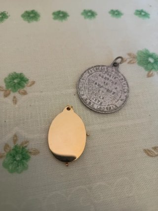 Medalla Milagrosa y Medalla Redonda religiosa