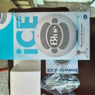 Micrófono Blue Snowball iCE y stand para micro
