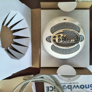 Micrófono Blue Snowball iCE y stand para micro