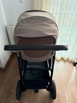 Inglesina Aptica Beige, capazo y varios extras