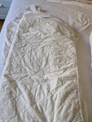 Lote protectores cama 150 y 90 mas 2 sábanas de 90