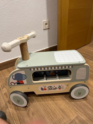 Correpasillos madera Vertbaudet + regalos
