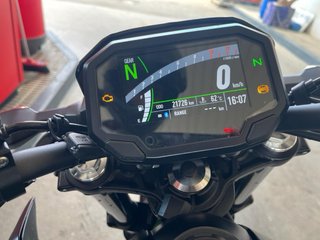 Kawasaki Z650 Naked Negra y Verde