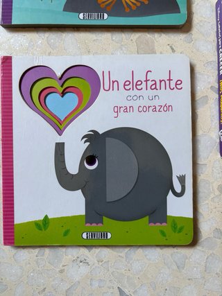¡NOS MUDAMOS! LEVANTA LAS TAPITAS: LIBRO CON TA...