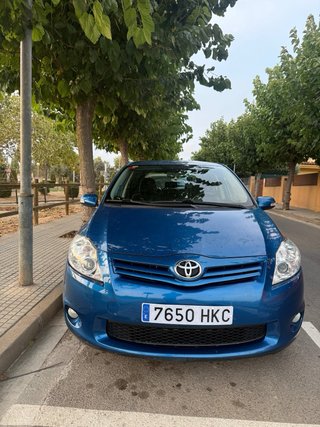 Toyota Auris 2012