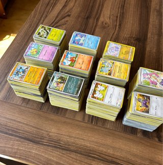 Sobre de 30 cartas Pokémon variadas
