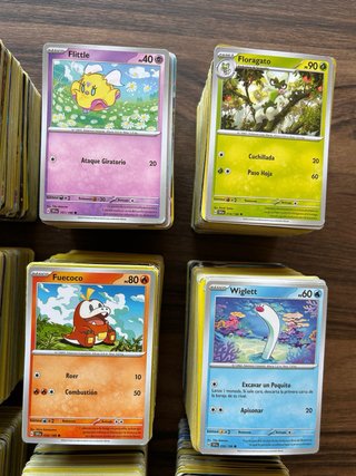 Sobre de 30 cartas Pokémon variadas