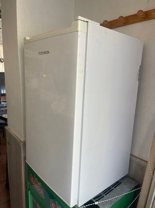 Mini frigorífico blanco