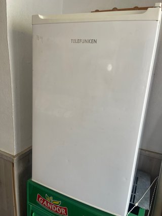 Mini frigorífico blanco