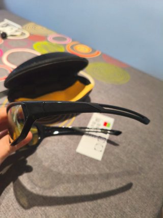 Gafas de sol negras nuevas