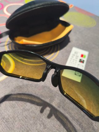Gafas de sol negras nuevas