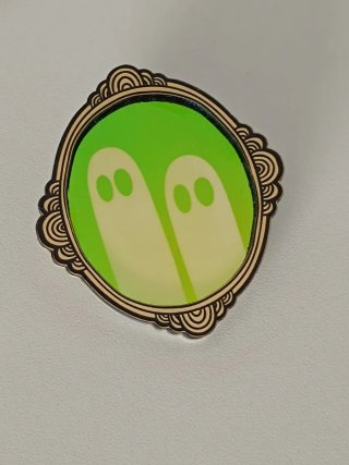 Pack pendientes y broche fantasma holo
