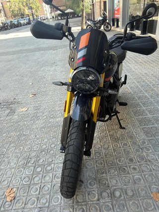 Triumph Scrambler 400 XC