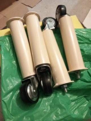 Patas de cama con ruedas (4 unidades)