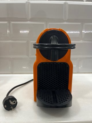 Cafetera Nespresso De'Longhi