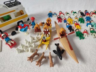 Lote Playmobil Autocaravana y Figuras