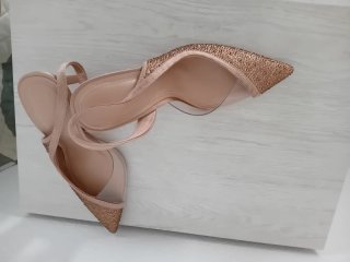 Sandalias de tacón con pedrería