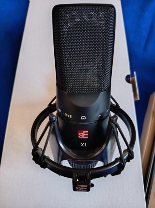 SE Electronics X1 Studio Bundle Micrófono