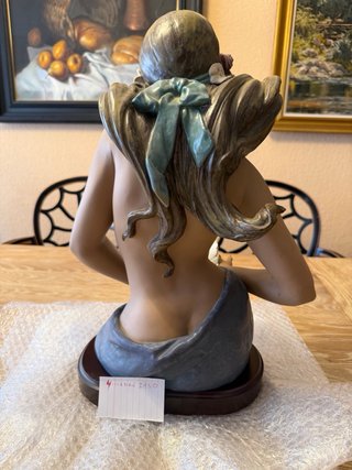 Escultura Lladró Mujer Paloma. Esta escultura de l