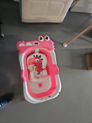 Bañera para bebé con diseño de dinosaurio