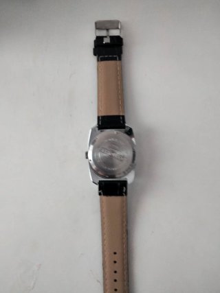 Reloj Lucerne De Luxe 37th Avenue