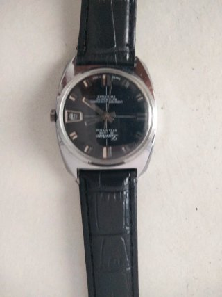 Reloj Lucerne De Luxe 37th Avenue