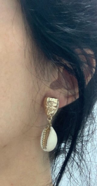 Pendientes concha dorados y beige