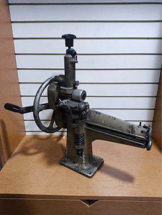 Máquina Corta Tiras Naveira