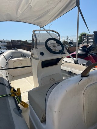 Zodiac 4m 25CV, remolque y documentación
