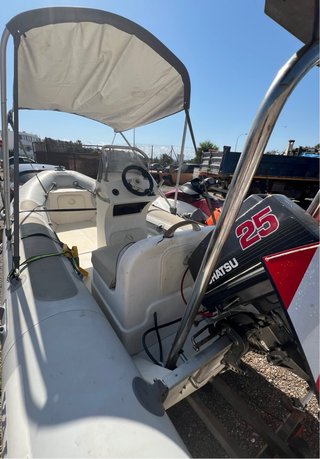 Zodiac 4m 25CV, remolque y documentación