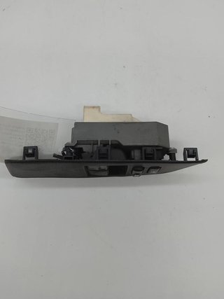 Mando elevalunas 74232-02540 toyota auris 4837