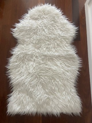 Tapete peludo branco creme