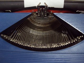Máquina de escrever Messa 2000S