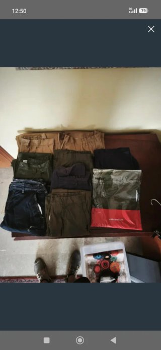 Pantalones de trabajo beige y verde