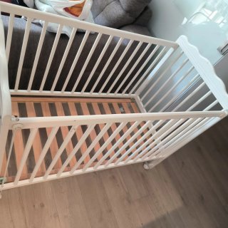 Cuna madera blanca con somier y ruedas