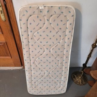 Cuna madera blanca con somier y ruedas