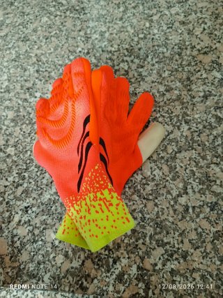 Guantes de fútbol Predator (3h uso)