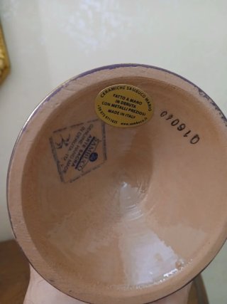 Calice e patena in ceramica, decorato con  Tau