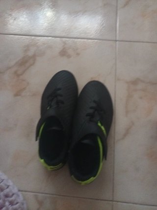 Zapatillas deportivas Kipsta negras y verdes