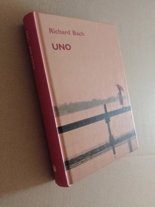 Libro UNO de Richard Bach con tapa dura