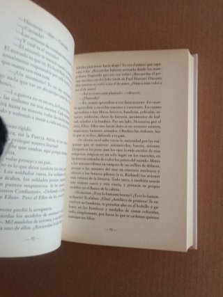 Libro UNO de Richard Bach con tapa dura