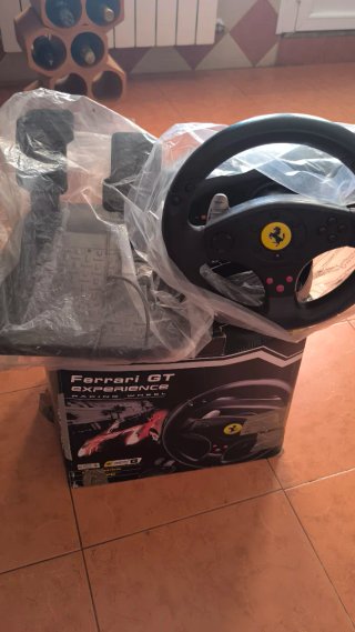 Volante y Pedales Thrustmaster Ferrari GT Experien