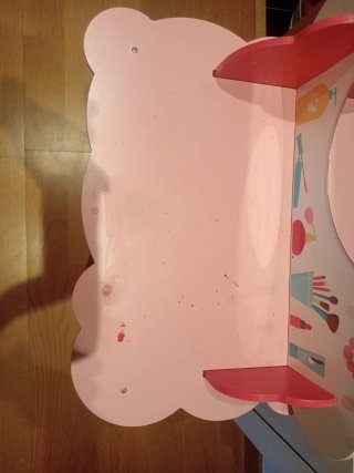 Tocador infantil rosa con espejo