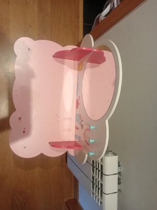 Tocador infantil rosa con espejo