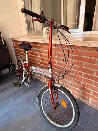 Bicicleta plegable roja