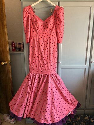 Traje de flamenca lunares rosa y morado