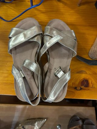 Sandalias doradas plataforma
