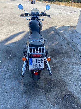 Triumph Bonneville T100 Negra
